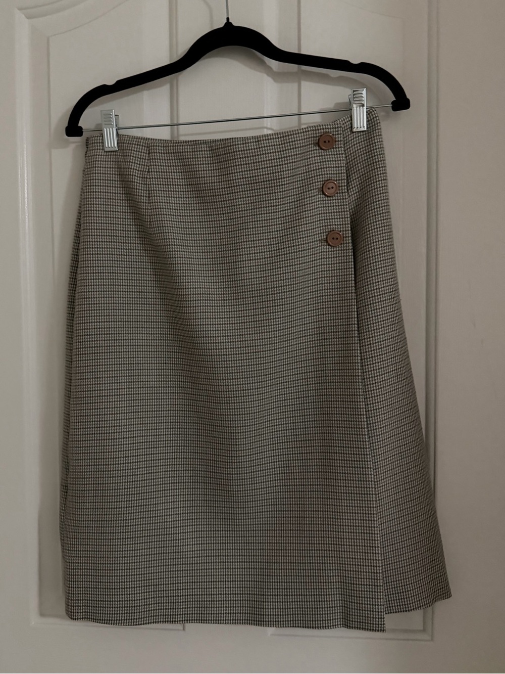 Worthington Beige Houndstooth A-Line Skirt with Button Detail